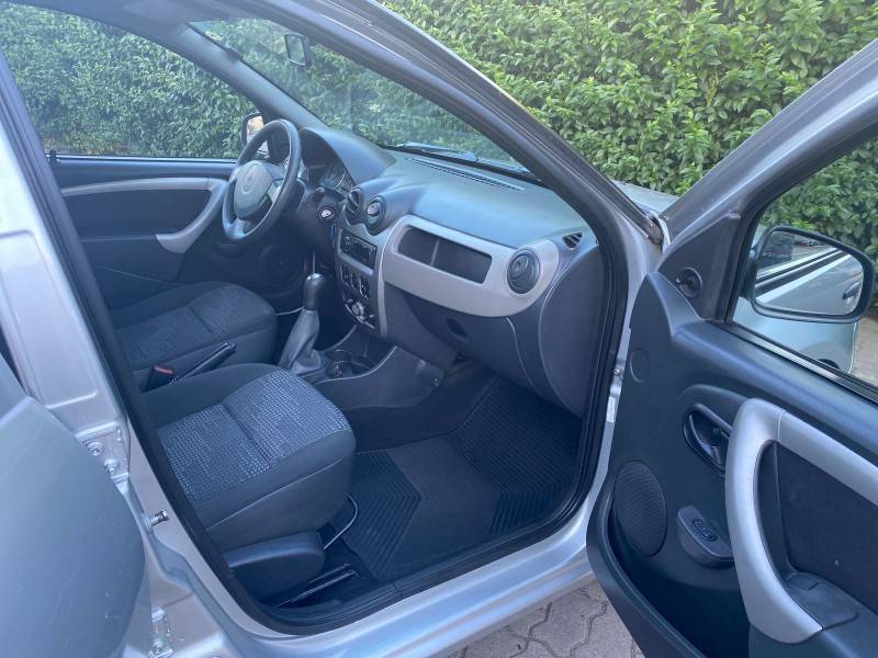 RENAULT - SANDERO - 2009/2010 - Prata - R$ 27.900,00