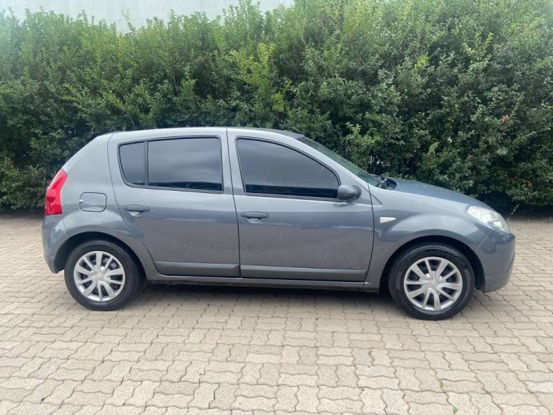 RENAULT - SANDERO - 2009/2009 - Cinza - R$ 27.900,00
