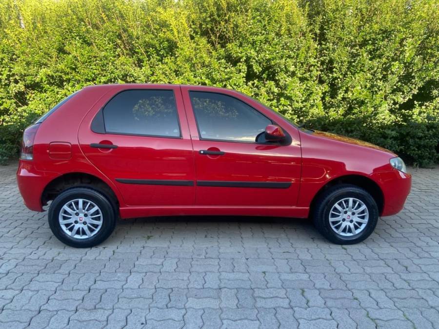 FIAT - PALIO - 2011/2012 - Vermelha - R$ 27.900,00