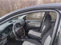 FORD - FIESTA - 2008/2009 - Preta - R$ 25.800,00