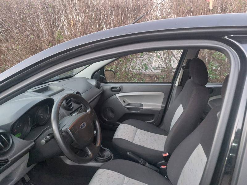 FORD - FIESTA - 2008/2009 - Preta - R$ 25.800,00