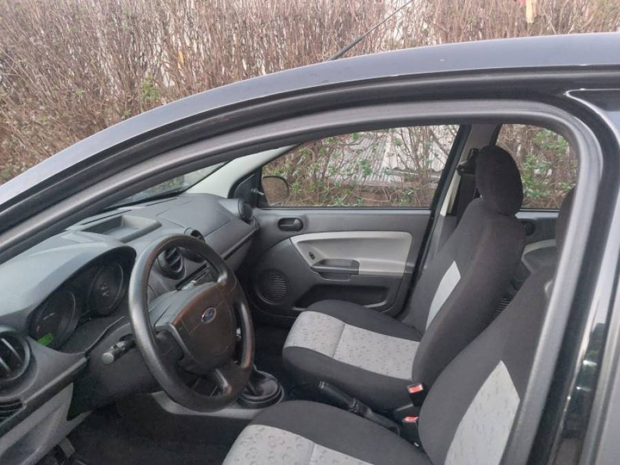 FORD - FIESTA - 2008/2009 - Preta - R$ 25.800,00