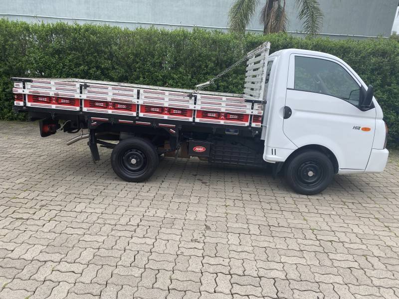 HYUNDAI - HR - 2017/2018 - Branca - R$ 118.900,00