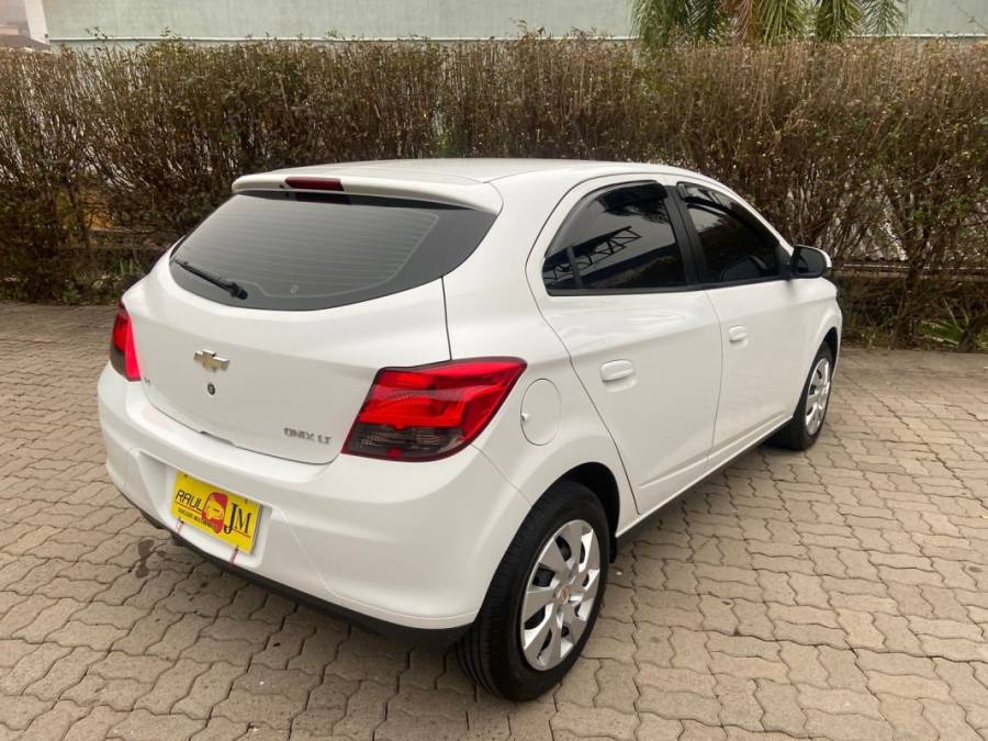 CHEVROLET - ONIX - 2013/2013 - Branca - R$ 43.900,00