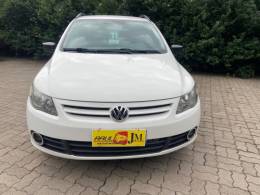 VOLKSWAGEN - SAVEIRO - 2010/2011 - Branca - R$ 48.900,00