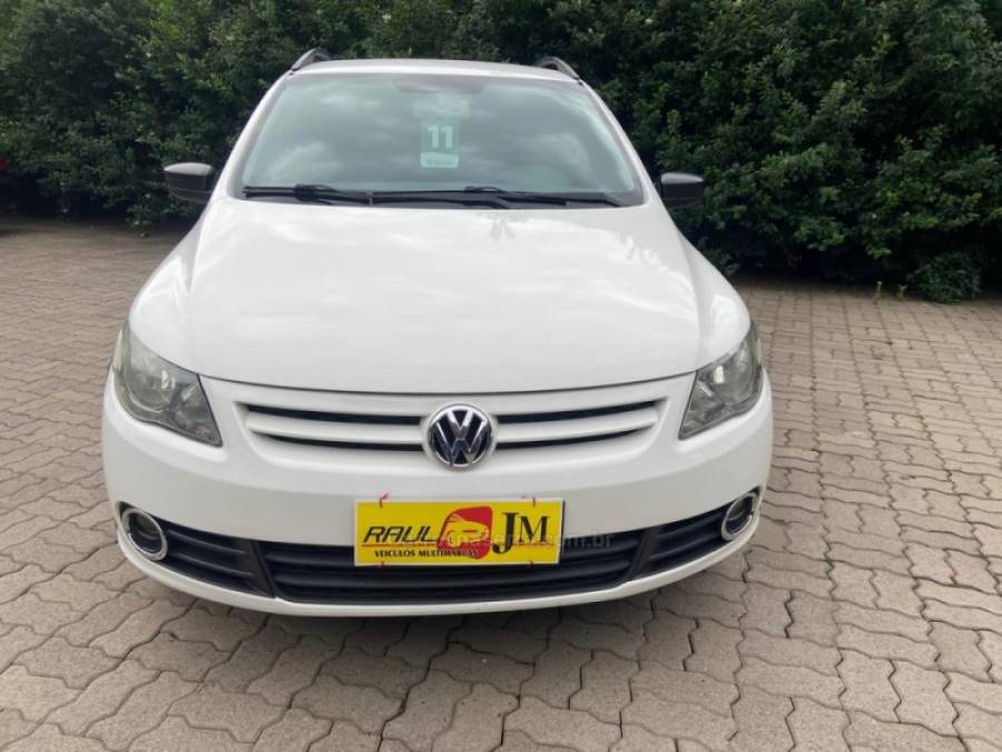 VOLKSWAGEN - SAVEIRO - 2010/2011 - Branca - R$ 48.900,00