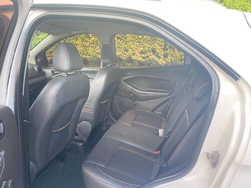 FORD - KA - 2017/2018 - Branca - R$ 46.900,00