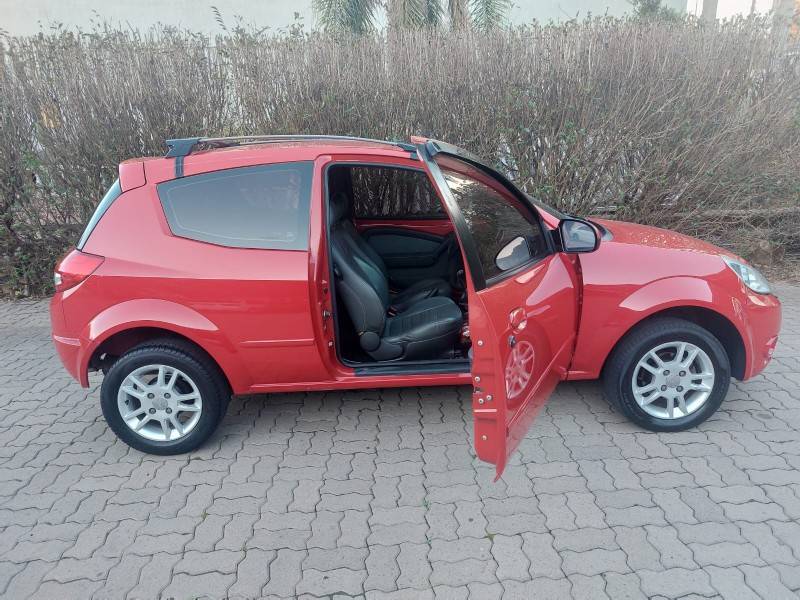 FORD - KA - 2010/2011 - Vermelha - R$ 26.900,00