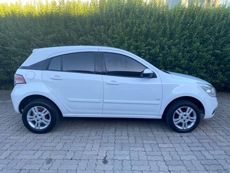 CHEVROLET - AGILE - 2009/2010 - Branca - R$ 33.800,00
