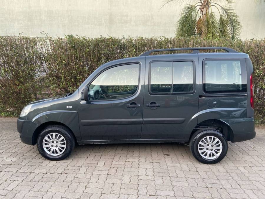 FIAT - DOBLÓ - 2012/2013 - Cinza - R$ 47.900,00