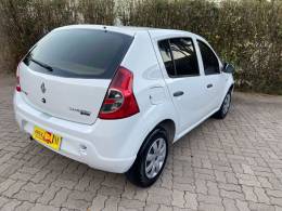 RENAULT - SANDERO - 2011/2011 - Branca - R$ 27.900,00