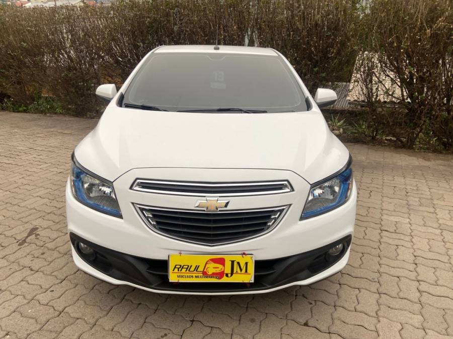 CHEVROLET - ONIX - 2013/2013 - Branca - R$ 43.900,00