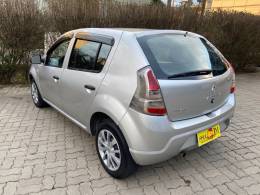 RENAULT - SANDERO - 2013/2014 - Prata - R$ 32.900,00