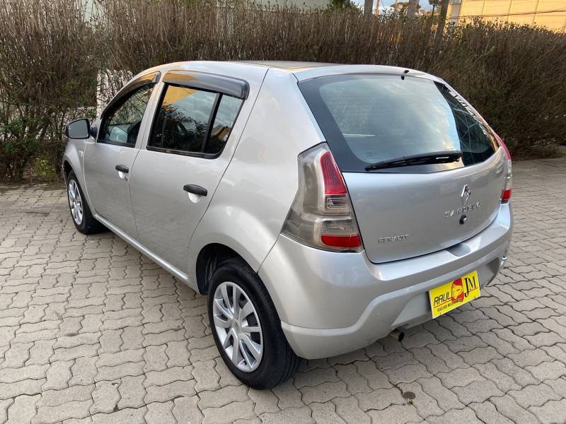RENAULT - SANDERO - 2013/2014 - Prata - R$ 32.900,00