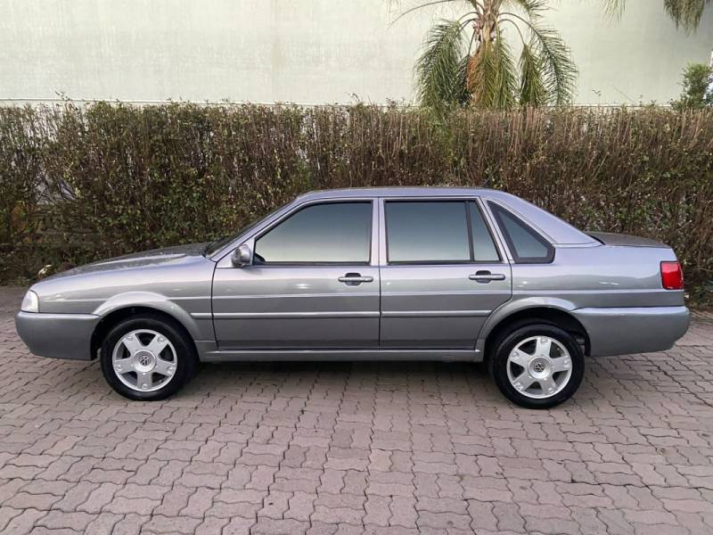 VOLKSWAGEN - SANTANA - 2002/2002 - Cinza - R$ 25.900,00