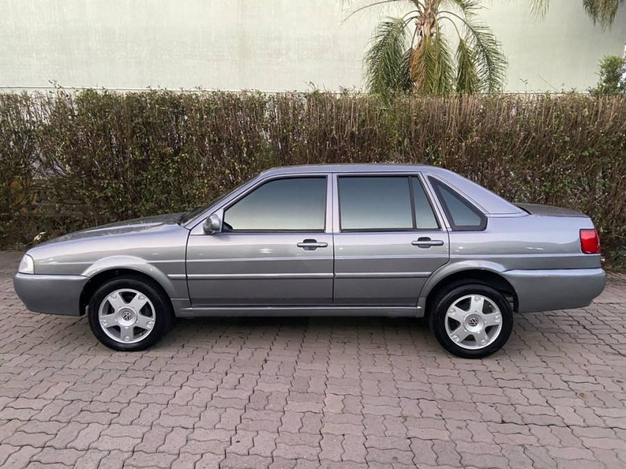 VOLKSWAGEN - SANTANA - 2002/2002 - Cinza - R$ 25.900,00