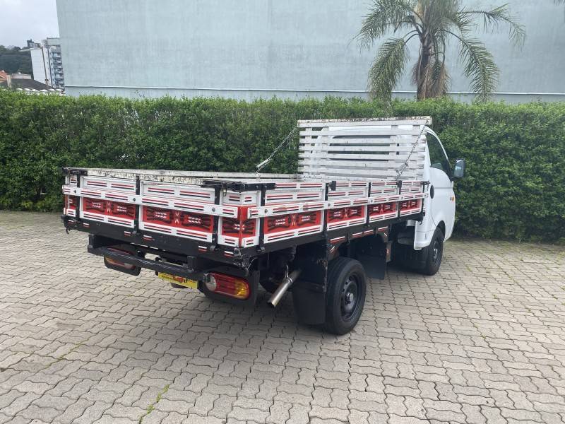 HYUNDAI - HR - 2017/2018 - Branca - R$ 118.900,00