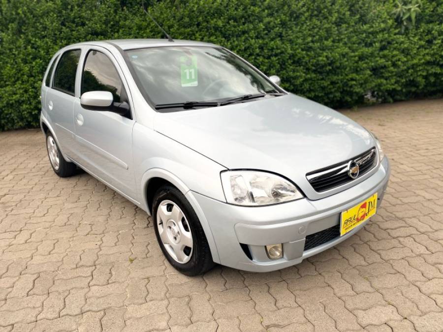 CHEVROLET - CORSA - 2010/2011 - Prata - R$ 30.900,00