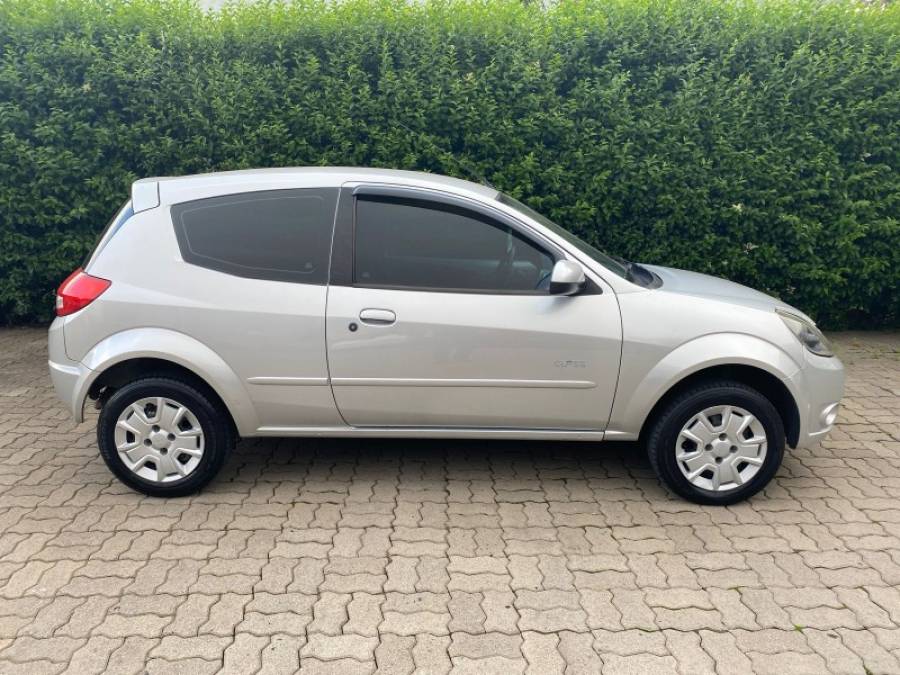 FORD - KA - 2009/2010 - Prata - R$ 24.900,00