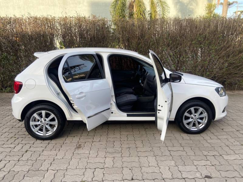 VOLKSWAGEN - GOL - 2013/2014 - Branca - R$ 42.900,00
