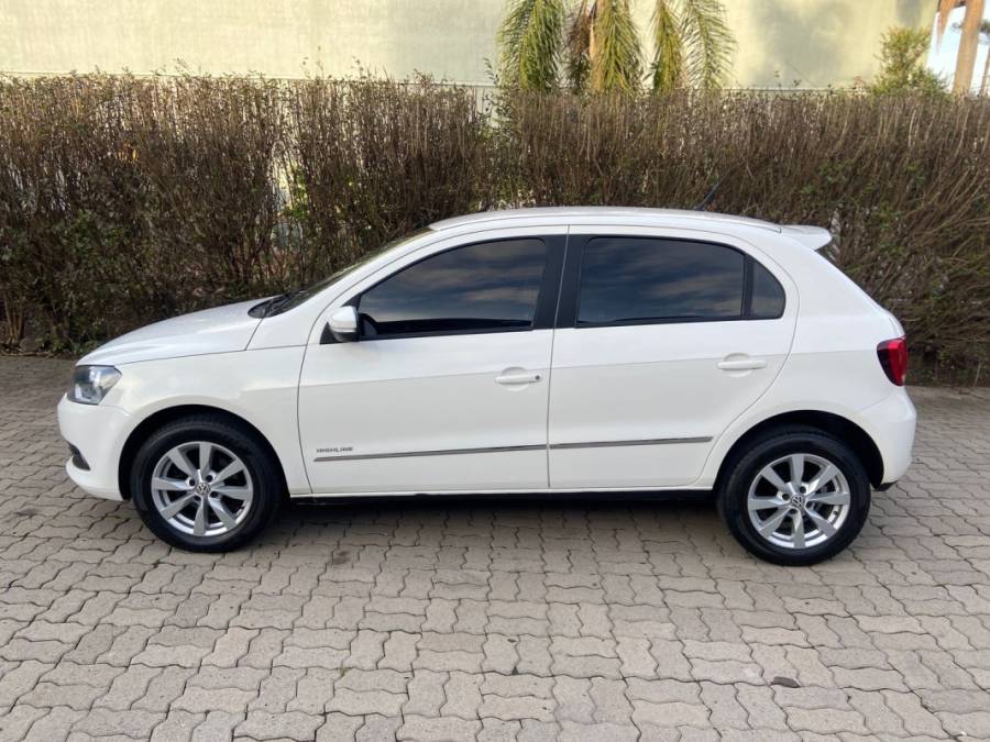 VOLKSWAGEN - GOL - 2013/2014 - Branca - R$ 43.900,00