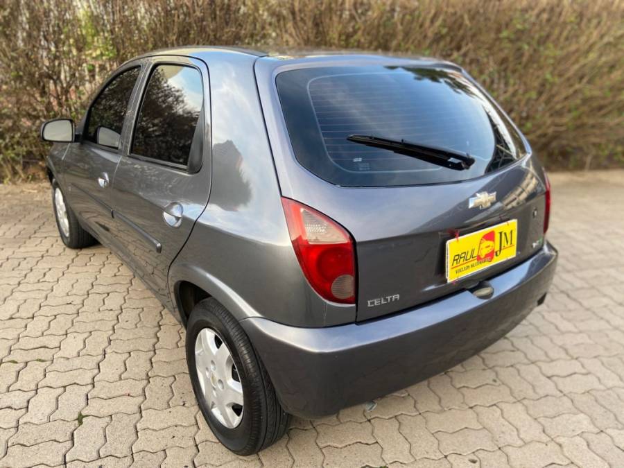 CHEVROLET - CELTA - 2011/2012 - Cinza - R$ 27.900,00
