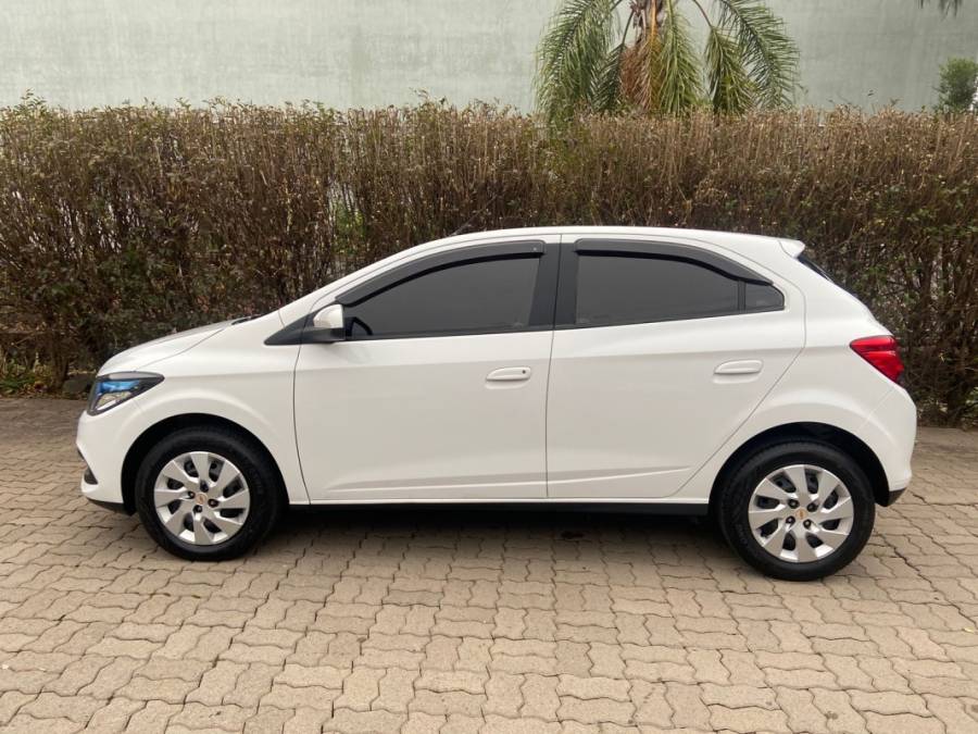 CHEVROLET - ONIX - 2013/2013 - Branca - R$ 43.900,00