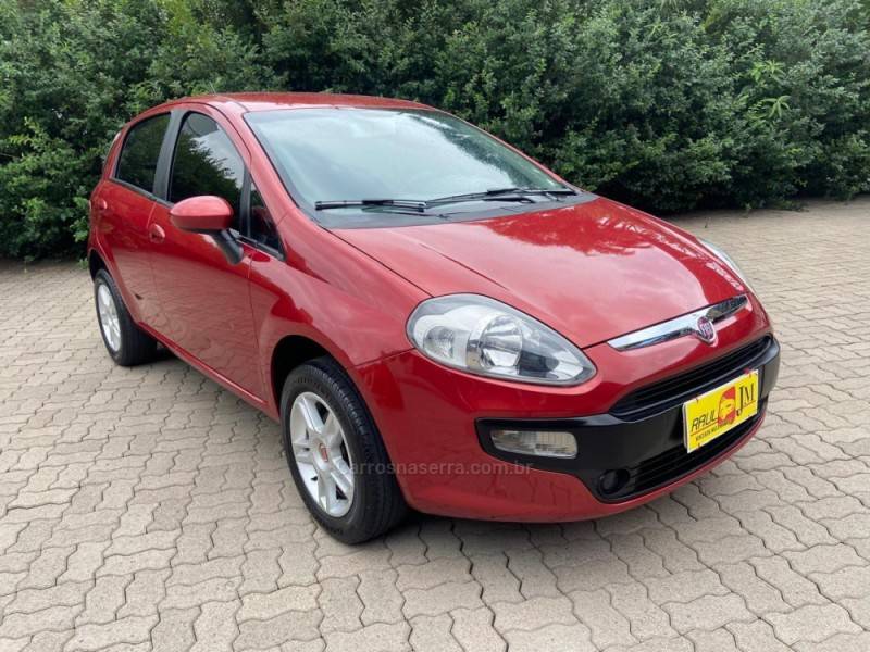 FIAT - PUNTO - 2012/2013 - Vermelha - R$ 37.900,00