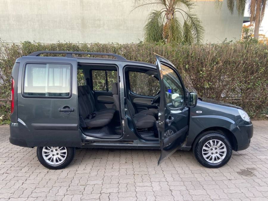 FIAT - DOBLÓ - 2012/2013 - Cinza - R$ 47.900,00