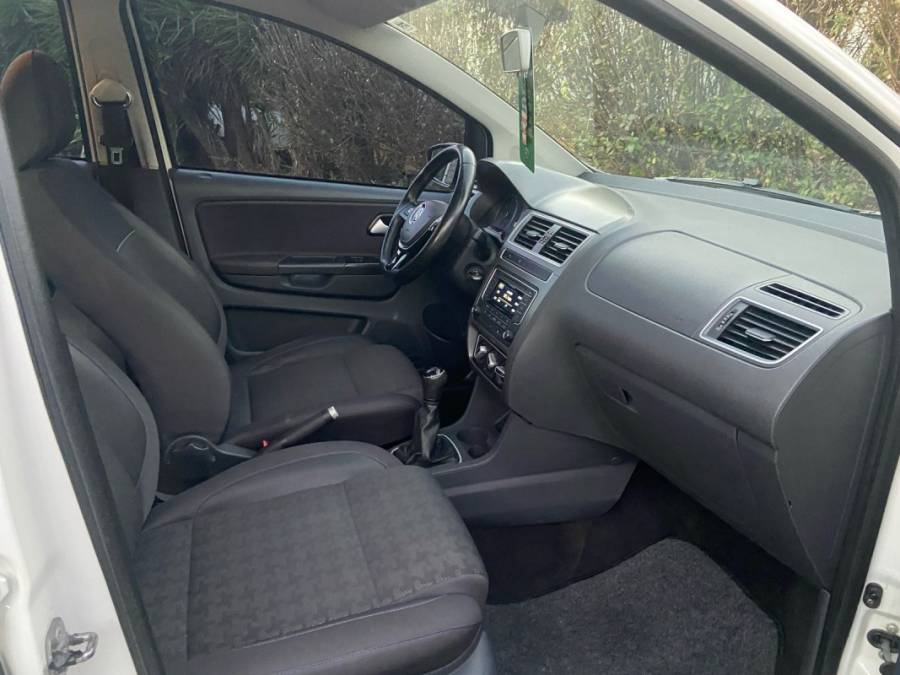 VOLKSWAGEN - FOX - 2016/2016 - Branca - R$ 49.900,00