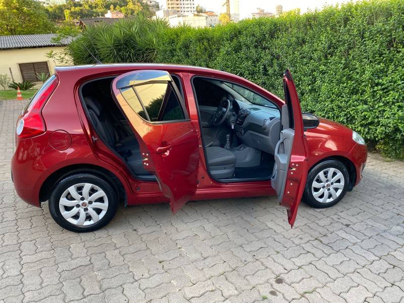 FIAT - PALIO - 2013/2014 - Vermelha - R$ 40.900,00