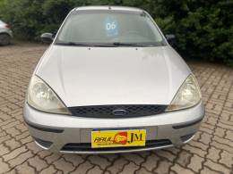 FORD - FOCUS - 2005/2006 - Prata - R$ 25.900,00