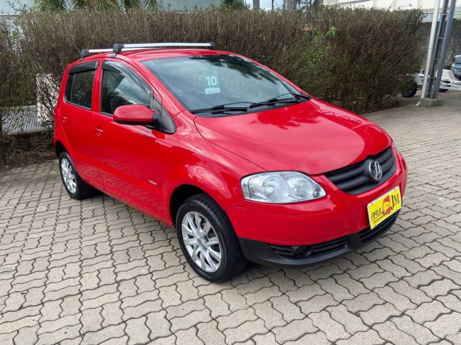 VOLKSWAGEN - FOX - 2009/2010 - Vermelha - R$ 27.900,00