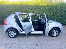 RENAULT - SANDERO - 2009/2010 - Prata - R$ 27.900,00