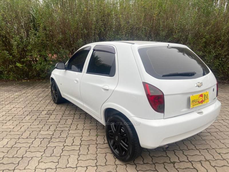 CHEVROLET - CELTA - 2011/2012 - Branca - R$ 29.900,00
