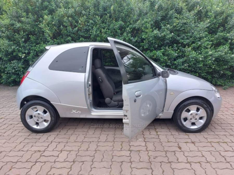 FORD - KA - 2004/2005 - Prata - R$ 24.900,00