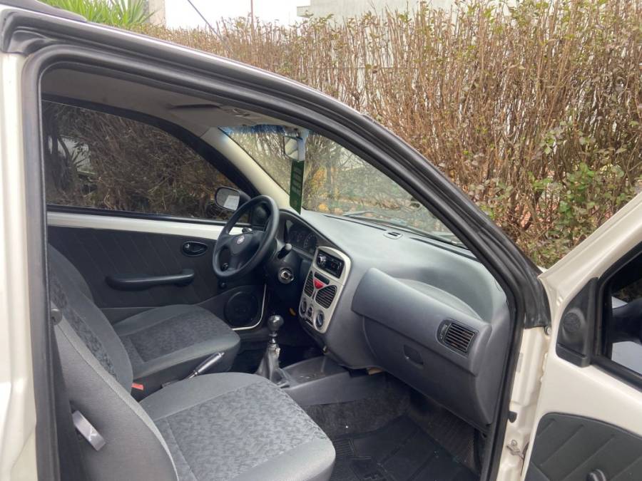 FIAT - STRADA - 2009/2009 - Branca - R$ 32.900,00