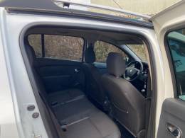 RENAULT - SANDERO - 2018/2018 - Branca - R$ 54.900,00