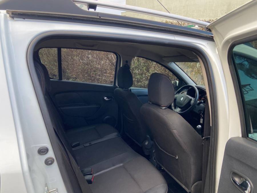 RENAULT - SANDERO - 2018/2018 - Branca - R$ 54.900,00