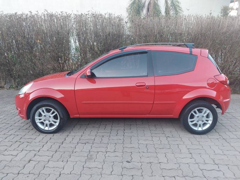 FORD - KA - 2010/2011 - Vermelha - R$ 26.900,00