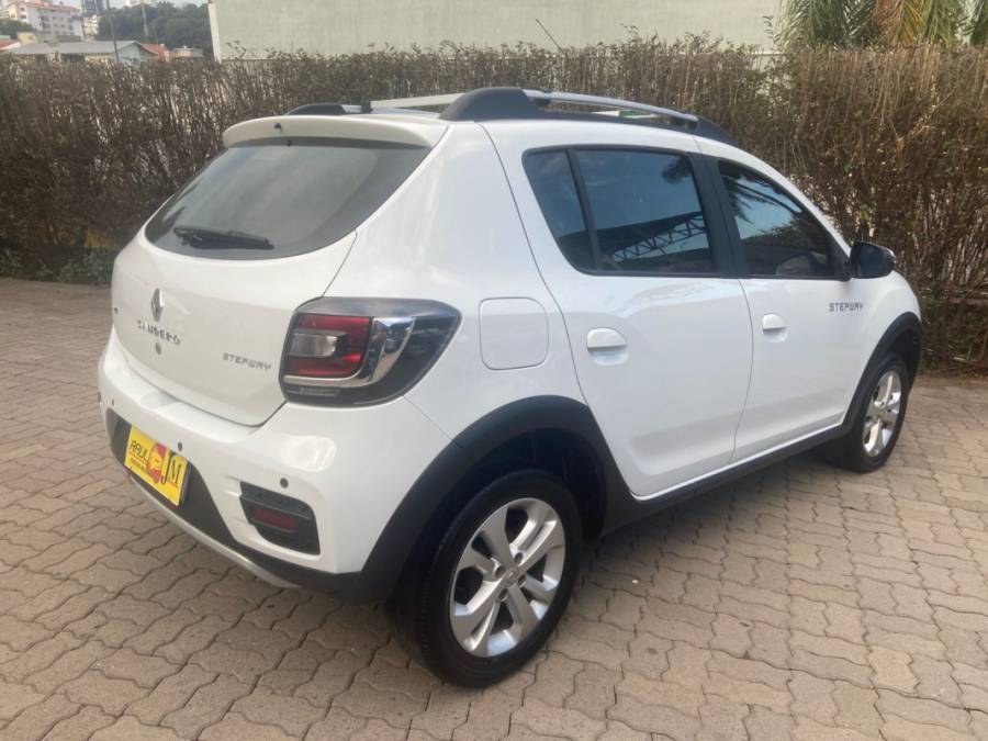 RENAULT - SANDERO - 2018/2018 - Branca - R$ 54.900,00