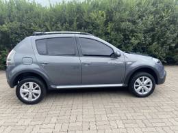 RENAULT - SANDERO - 2013/2014 - Cinza - R$ 42.900,00