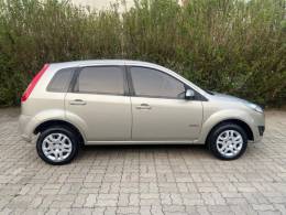 FORD - FIESTA - 2012/2013 - Prata - R$ 32.900,00