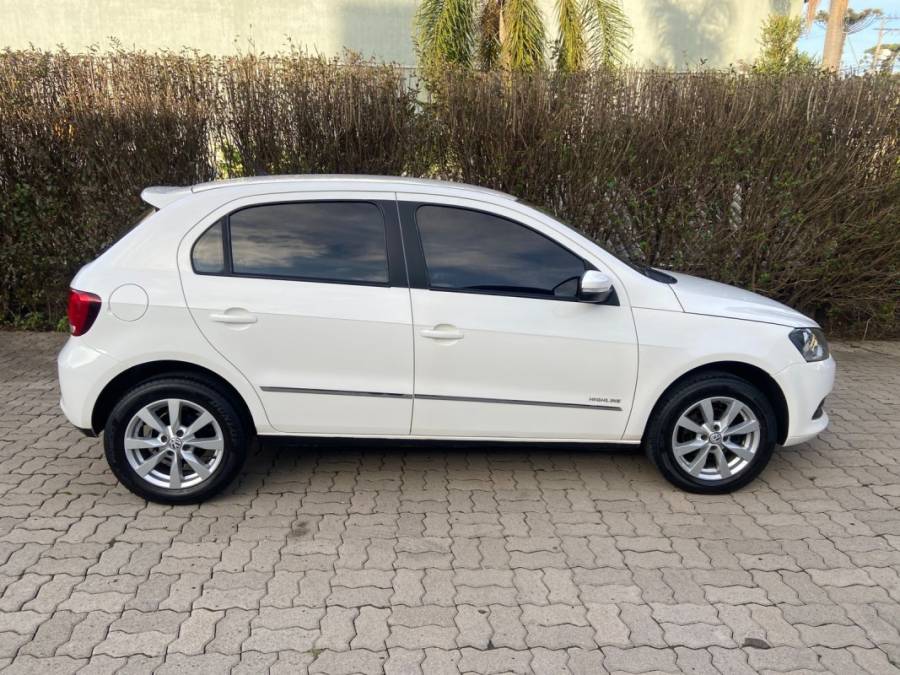 VOLKSWAGEN - GOL - 2013/2014 - Branca - R$ 43.900,00