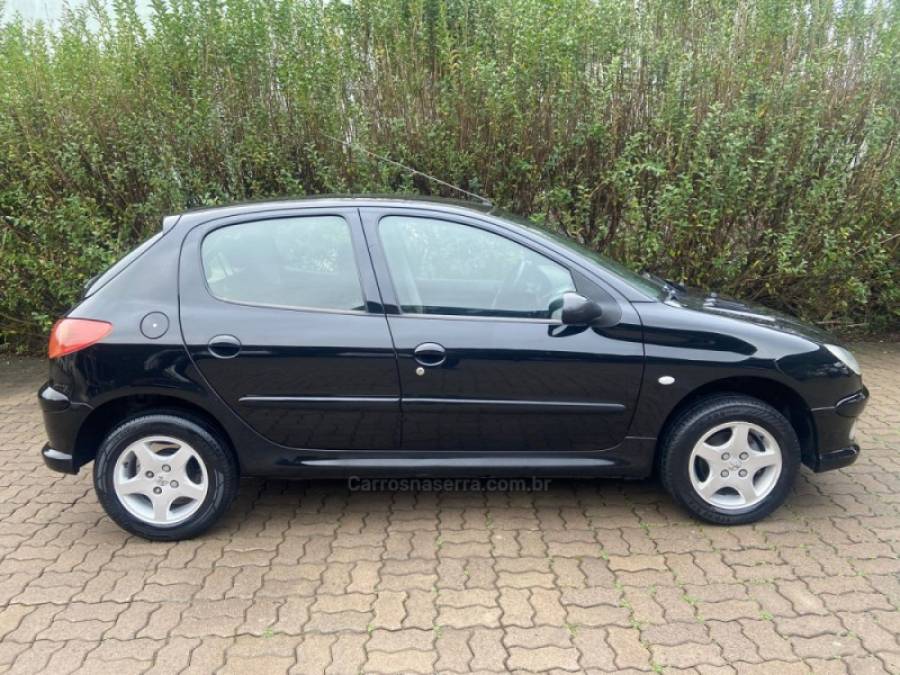 PEUGEOT - 206 - 2005/2005 - Preta - R$ 16.900,00