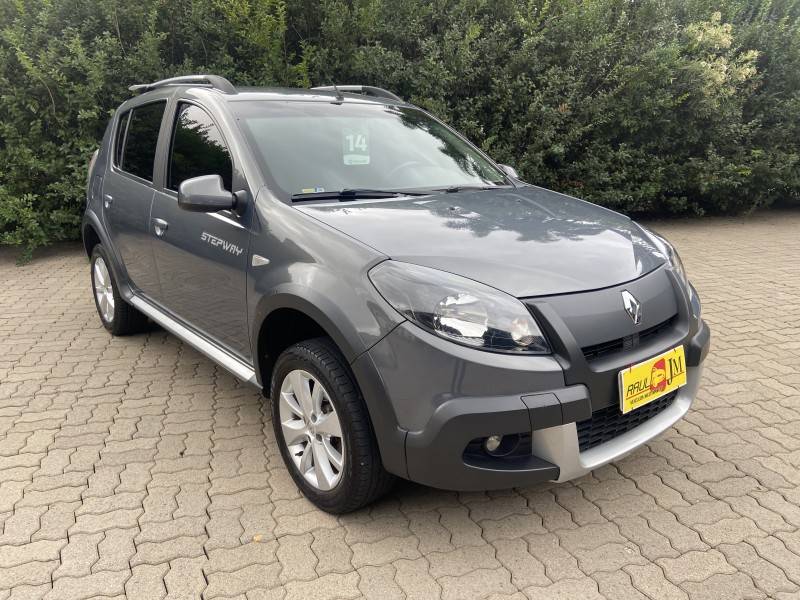 RENAULT - SANDERO - 2013/2014 - Cinza - R$ 42.900,00