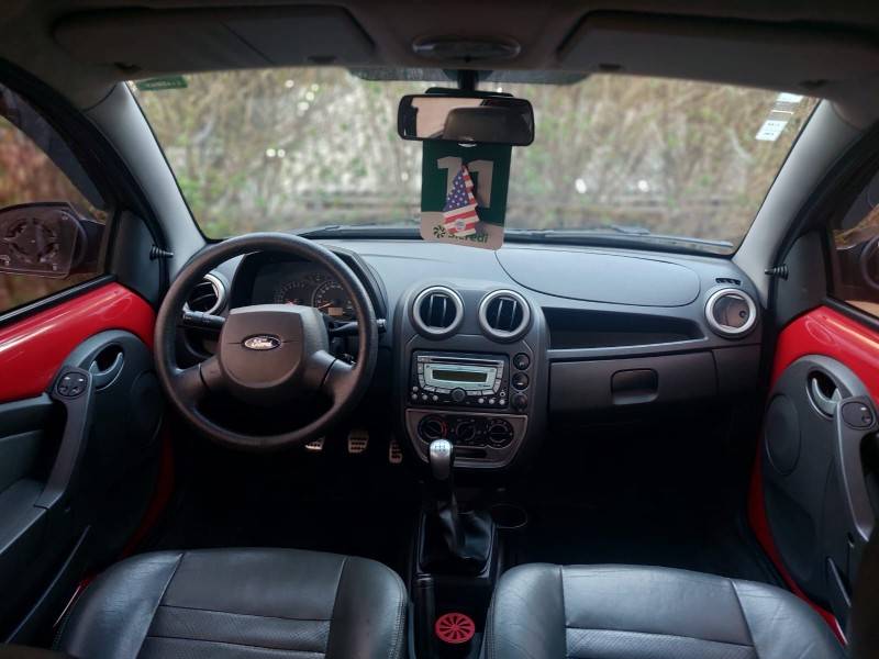 FORD - KA - 2010/2011 - Vermelha - R$ 26.900,00