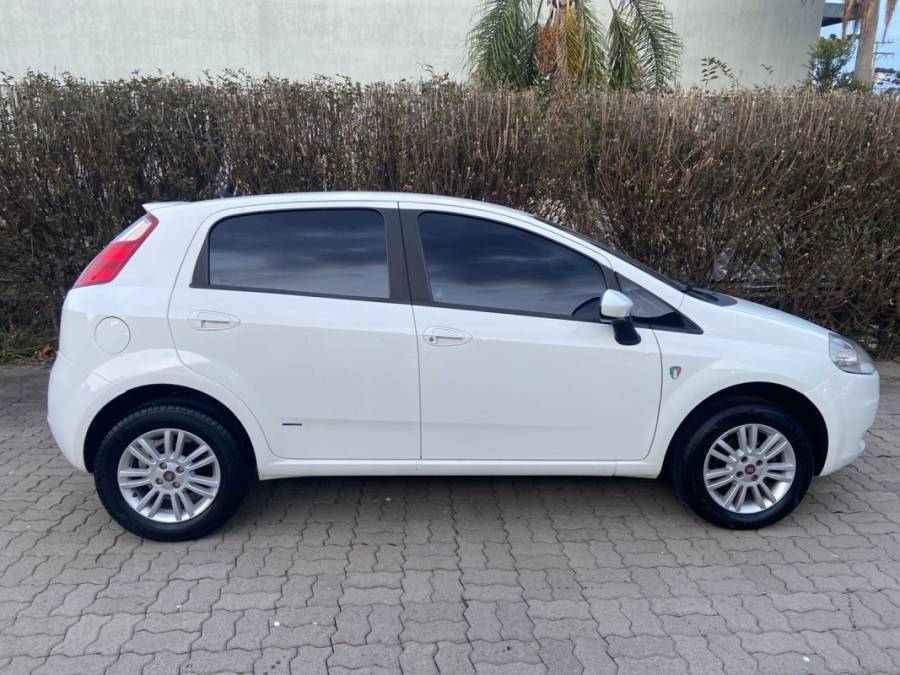 FIAT - PUNTO - 2011/2011 - Branca - R$ 37.900,00