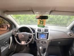 RENAULT - SANDERO - 2015/2015 - Branca - R$ 42.900,00