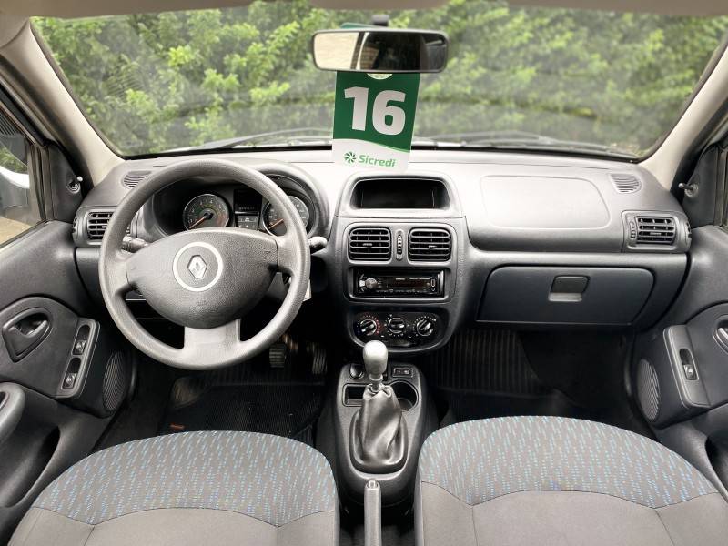 RENAULT - CLIO - 2015/2016 - Branca - R$ 33.900,00